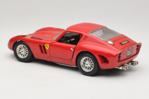 Ferrari 250 GTO Rojo Bburago 1:18 B003 Metal - imagen 7 de 8