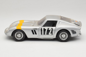 Ferrari 250 GTO #172 Tour de France 1964 Bburago 1:18 7011 Metal - imagen 4 de 8