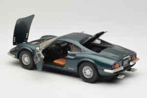 Ferrari 246 GT Dino Verde Anson 1:18 30359 Metal - imagen 5 de 8