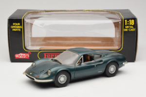 Ferrari 246 GT Dino Verde Anson 1:18 30359 Metal - imagen 8 de 8