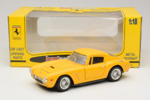 Ferrari 250 GT Berlinetta Amarillo Jouef Evolution 1:18 301200 Metal - imagen 8 de 8