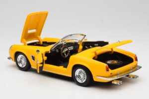 Ferrari 250 GT California Spider Amarillo Hot Wheels 1:18 23905 Metal - imagen 5 de 8