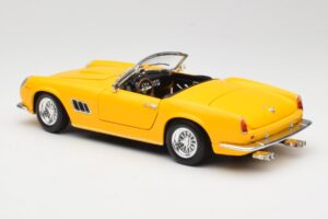Ferrari 250 GT California Spider Amarillo Hot Wheels 1:18 23905 Metal - imagen 7 de 8