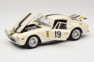 Ferrari 250 GT SWB Berlinette #19 Tour de France Automobile 1961 Eagles Race 1:18 6500 Metal - imagen 2 de 8