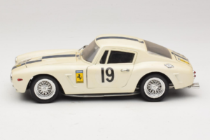 Ferrari 250 GT SWB Berlinette #19 Tour de France Automobile 1961 Eagles Race 1:18 6500 Metal - imagen 4 de 8