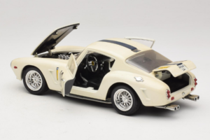 Ferrari 250 GT SWB Berlinette #19 Tour de France Automobile 1961 Eagles Race 1:18 6500 Metal - imagen 5 de 8