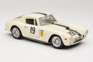 Ferrari 250 GT SWB Berlinette #19 Tour de France Automobile 1961 Eagles Race 1:18 6500 Metal - imagen 6 de 8