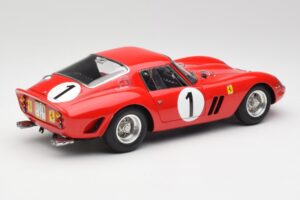 Ferrari 250 GTO #1 P. Rodriguez / W. Mairesse Paris 1000km 1962 CMC 1:18 M-254 Metal - imagen 2 de 6
