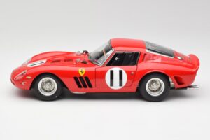 Ferrari 250 GTO #11 J. Surtees / M. Parkes Paris 1000km 1962 CMC 1:18 M-249 Metal - imagen 3 de 6