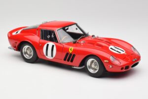 Ferrari 250 GTO #11 J. Surtees / M. Parkes Paris 1000km 1962 CMC 1:18 M-249 Metal - imagen 4 de 6