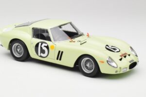Ferrari 250 GTO #15 S. Moss / I. Ireland Goodwood Tourist Trophy Winner 1962 Kyosho 1:18 08438C Metal - imagen 6 de 8