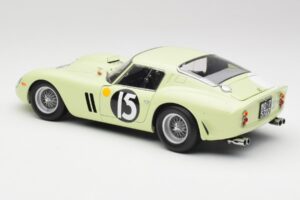 Ferrari 250 GTO #15 S. Moss / I. Ireland Goodwood Tourist Trophy Winner 1962 Kyosho 1:18 08438C Metal - imagen 7 de 8