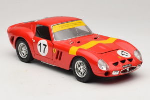 Ferrari 250 GTO #17 Bburago Sammlerborse Rojo Bburago 1:18 3007-P1 Metal - imagen 6 de 8