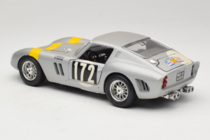 Ferrari 250 GTO #172 L. Bianchi / G. Berger Tour de France 1962 Plata Edición Limitada Bburago 1:18 3011-S1 Metal - imagen 7 de 8