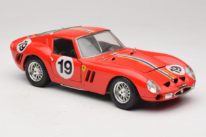 Ferrari 250 GTO #19 Rojo Franjas 1962 Bburago 1:18 3011-P3 Metal - imagen 6 de 8