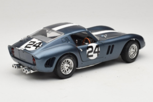 Ferrari 250 GTO #24 Azul Franja Blanca 1962 Bburago 1:18 3011-B2 Metal - imagen 3 de 8