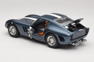 Ferrari 250 GTO #24 Azul Franja Blanca 1962 Bburago 1:18 3011-B2 Metal - imagen 5 de 8