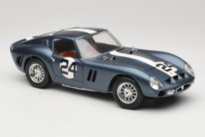 Ferrari 250 GTO #24 Azul Franja Blanca 1962 Bburago 1:18 3011-B2 Metal - imagen 6 de 8
