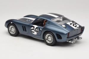 Ferrari 250 GTO #24 Azul Franja Blanca 1962 Bburago 1:18 3011-B2 Metal - imagen 7 de 8
