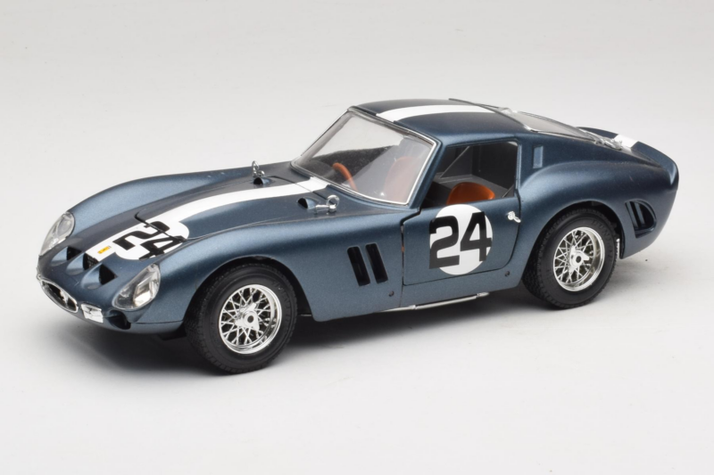 Ferrari 250 GTO #24 Azul Franja Blanca 1962 Bburago 1:18 3011-B2 Metal
