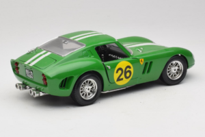 Ferrari 250 GTO #26 Verde Franjas Blancas 1962 Bburago 1:18 3011-G3 Metal - imagen 3 de 8