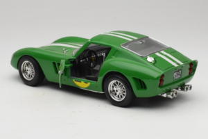 Ferrari 250 GTO #26 Verde Franjas Blancas 1962 Bburago 1:18 3011-G3 Metal - imagen 5 de 8