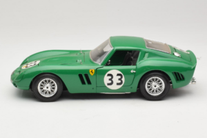 Ferrari 250 GTO #33 Verde Bburago 1:18 3011-G1 Metal - imagen 4 de 8