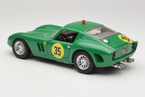 Ferrari 250 GTO #35 Verde 1962 Bburago 1:18 3011-G2 Metal - imagen 7 de 8
