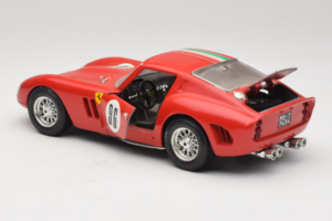 Ferrari 250 GTO #96 Rojo Bandera Italiana 1962 Bburago 1:18 3011-P2 Metal - imagen 5 de 8