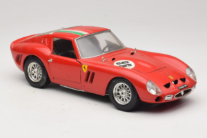Ferrari 250 GTO #96 Rojo Bandera Italiana 1962 Bburago 1:18 3011-P2 Metal - imagen 6 de 8