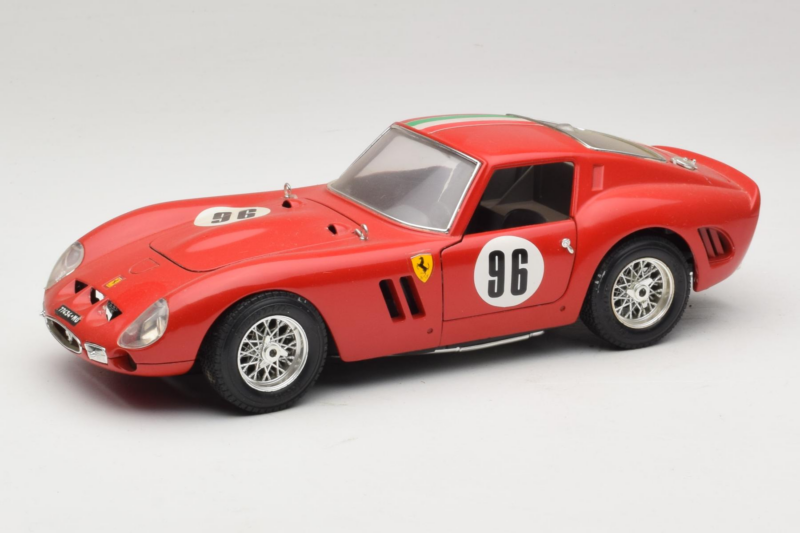 Ferrari 250 GTO #96 Rojo Bandera Italiana 1962 Bburago 1:18 3011-P2 Metal