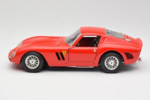Ferrari 250 GTO Rojo Bburago 1:18 3011 Metal - imagen 4 de 8