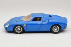 Ferrari 250 LM Azul Bburago 1:18 3033-B1 Metal - imagen 4 de 8