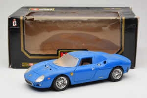 Ferrari 250 LM Azul Bburago 1:18 3033-B1 Metal - imagen 8 de 8