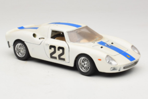 Ferrari 250 LM #22 Blanco 1965 Bburago 1:18 3333-W1 Metal - imagen 6 de 8