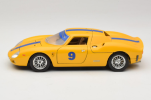 Ferrari 250 LM #9 Amarillo 1965 Bburago 1:18 3033-Y1 Metal - imagen 4 de 8