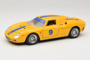 Ferrari 250 LM #9 Amarillo 1965 Bburago 1:18 3033-Y1 Metal