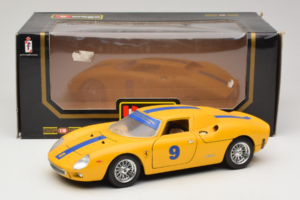 Ferrari 250 LM #9 Amarillo 1965 Bburago 1:18 3033-Y1 Metal - imagen 8 de 8