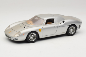 Ferrari 250 LM Plata Bburago 1:18 3033-S1 Metal