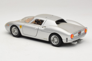 Ferrari 250 LM Plata Bburago 1:18 3033-S1 Metal - imagen 7 de 8