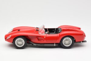 Ferrari 250 Testa Rossa Pontoon Fender Rojo CMC 1:18 M-071 Metal - imagen 3 de 6