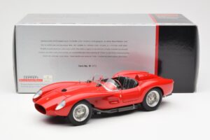 Ferrari 250 Testa Rossa Pontoon Fender Rojo CMC 1:18 M-071 Metal - imagen 6 de 6