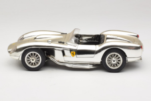 Ferrari 250 Testa Rossa Chrome Plateado Bburago 1:18 3007-C1 Metal - imagen 4 de 8