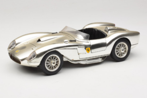 Ferrari 250 Testa Rossa Chrome Plateado Bburago 1:18 3007-C1 Metal
