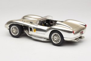 Ferrari 250 Testa Rossa Chrome Plateado Bburago 1:18 3007-C1 Metal - imagen 7 de 8