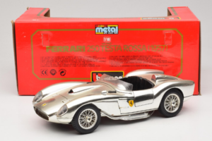 Ferrari 250 Testa Rossa Chrome Plateado Bburago 1:18 3007-C1 Metal - imagen 8 de 8