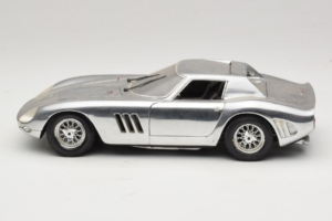 Ferrari 275 GTB Chrome Plateado Guiloy 1:18 B004 Metal - imagen 4 de 8