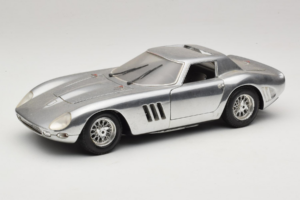 Ferrari 275 GTB Chrome Plateado Guiloy 1:18 B004 Metal