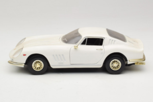 Ferrari 275 GTB/4 Blanco ERTL 1:18 7493 Metal - imagen 4 de 8