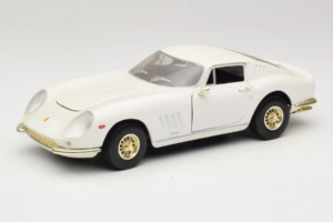 Ferrari 275 GTB/4 Blanco ERTL 1:18 7493 Metal